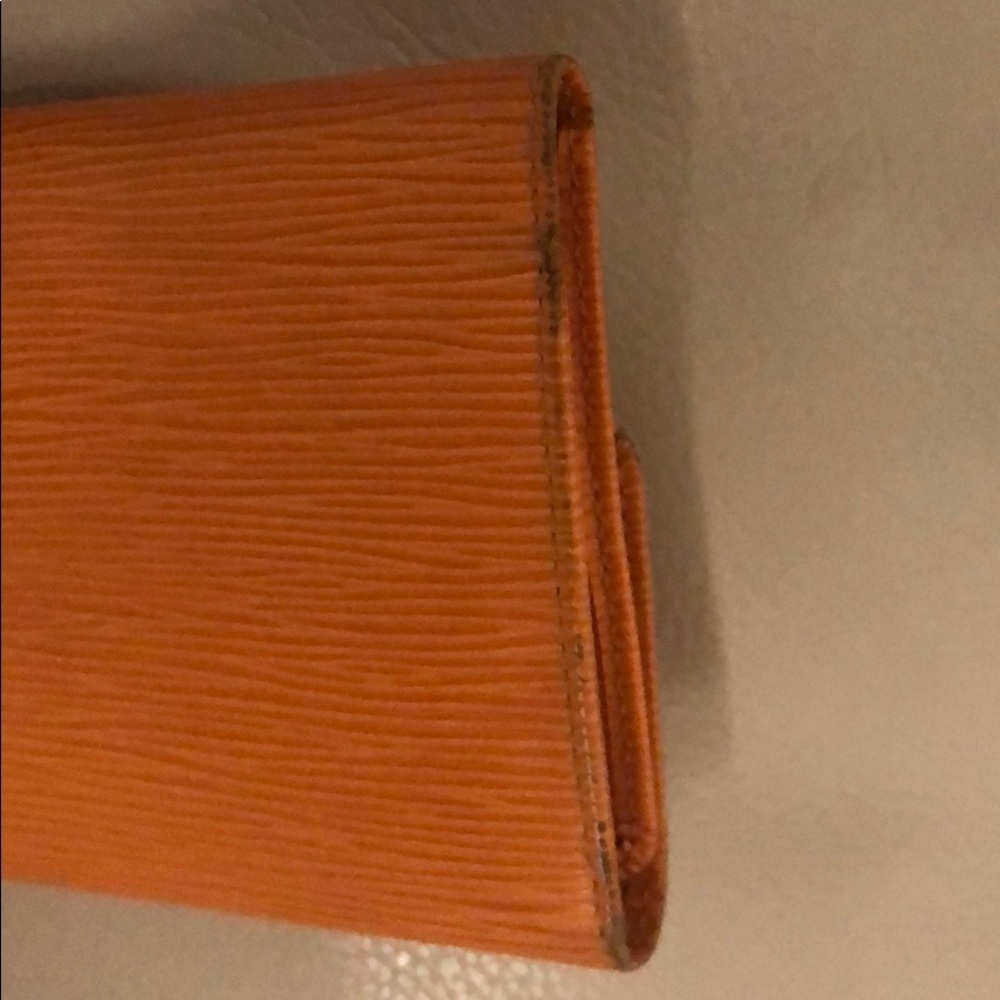 Auth LV Orange Epi Wallet - Picture 5 of 7